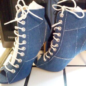 Women's shoes Blue jean lace up open toe, size 6 1/2 BRAND NEW